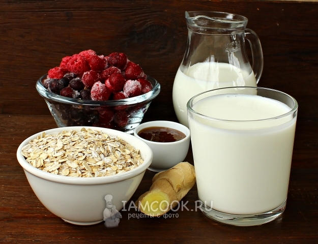 Ингредиенты для смузи с ягодами, имбирем и овсянкой
