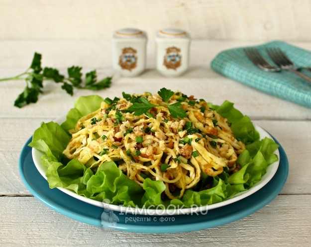 Рецепт салата «Римский» с говядиной и яичными блинчиками