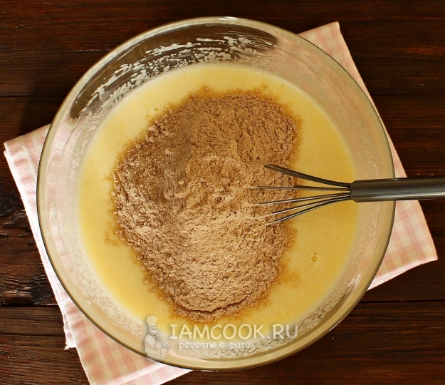 Всыпать мучную смесь