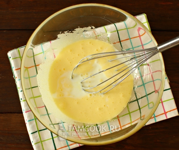 Влить кефир