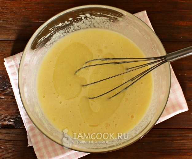 Влить масло