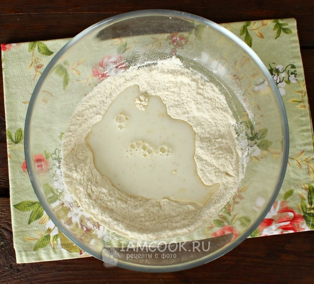 Влить молоко