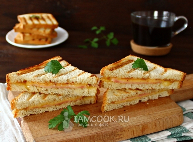 Рецепт тостов с ветчиной и сыром