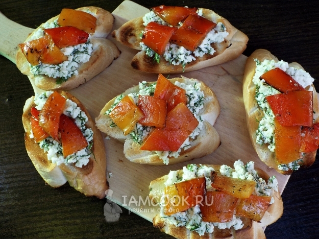 Фото брускетты-гриль с запеченным перцем
