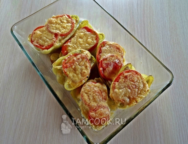 Фото перца с картофелем и курицей, запеченного в духовке