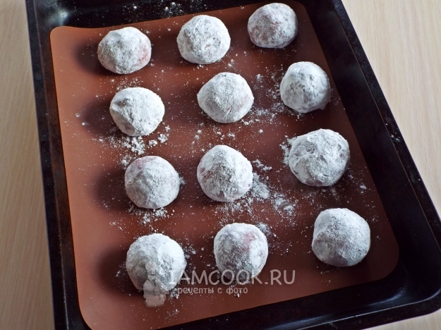 Выложить заготовки на противень