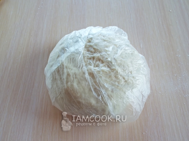 Положить тесто в пакет