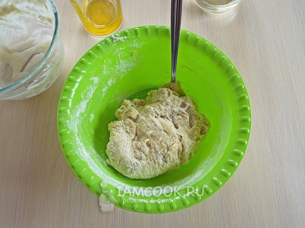 Размешать тесто