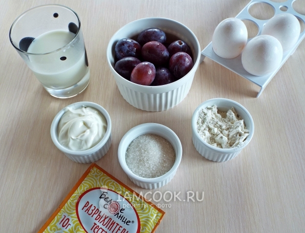 Ингредиенты для клафути со сливами в мультиварке