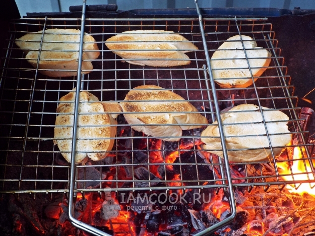 Пожарить батон