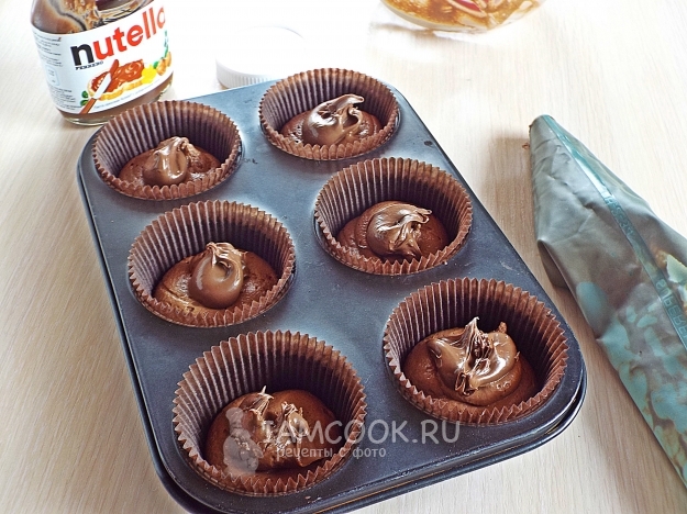 Положить шоколадную пасту