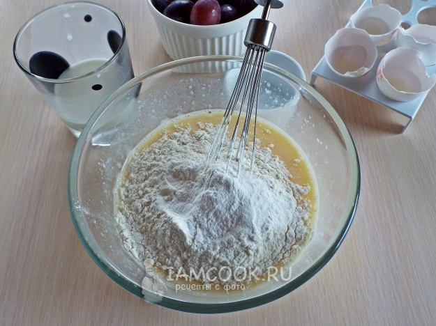 Всыпать муку