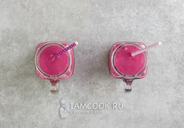 Рецепт смузи с творогом, бананом и смородиной