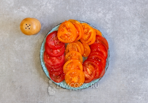 Посолить помидоры