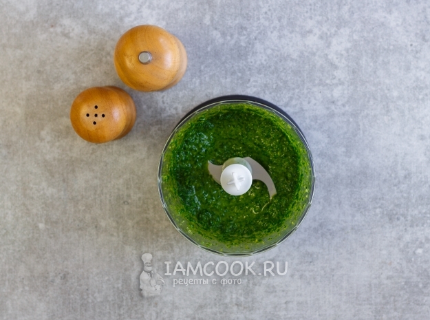 Измельчаем содержимое блендера