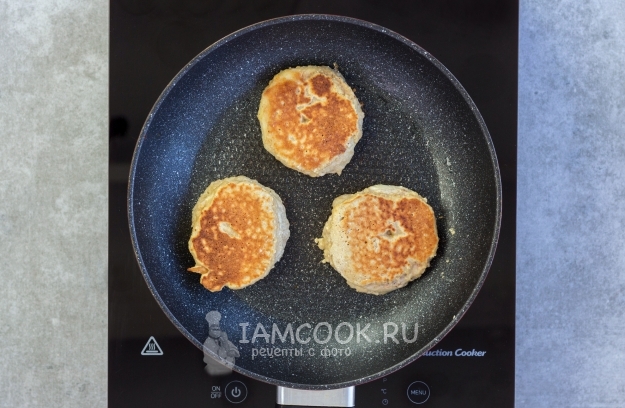 Жареные яблочные колечки в кляре