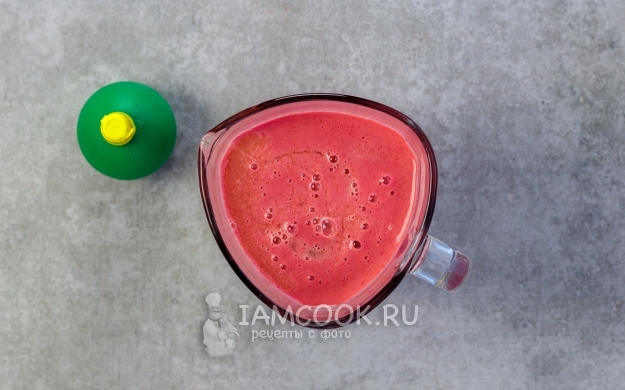 Влить сок лимона