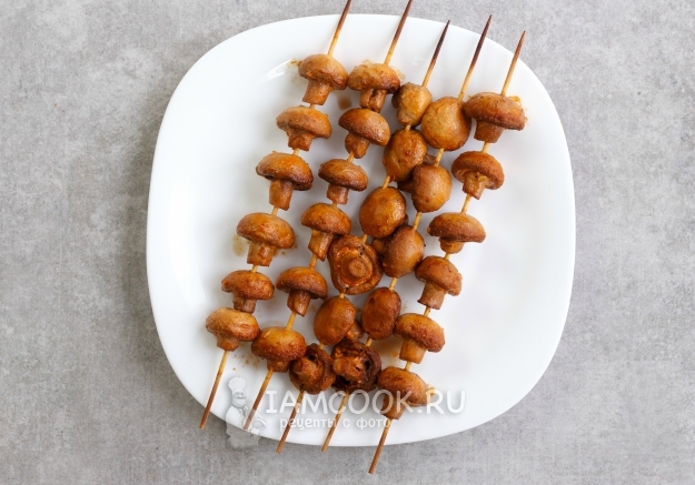 Рецепт шашлыка из шампиньонов, маринованных в майонезе