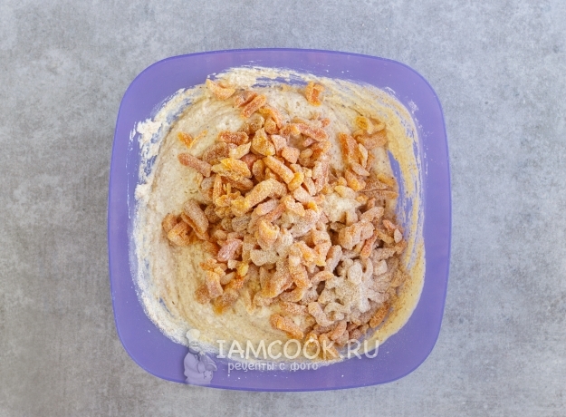 Добавить сухофрукты в тесто