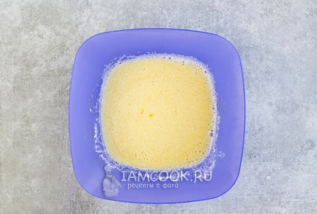 Влить молоко