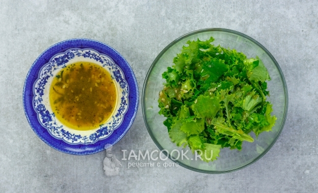 Порвать листья салата