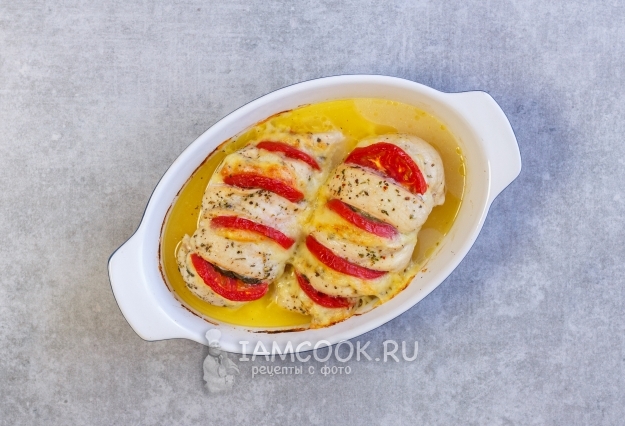 Фото куриной грудки с помидорами и сыром