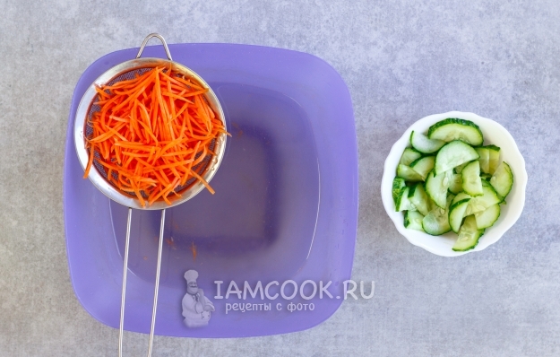 Промыть овощи в воде