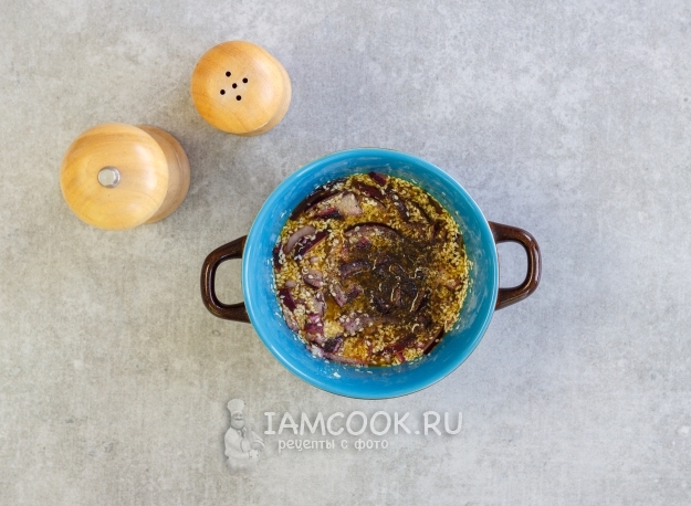 Всыпать соль и перец