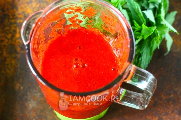 Пюрировать клубнику