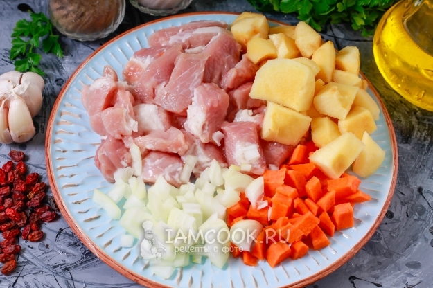 Порезать овощи и мясо