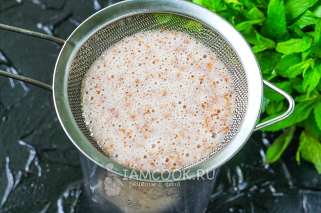 Процедить напиток