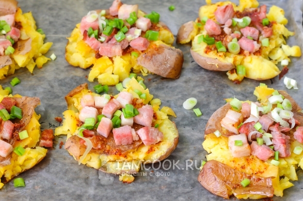 Положить зеленый лук