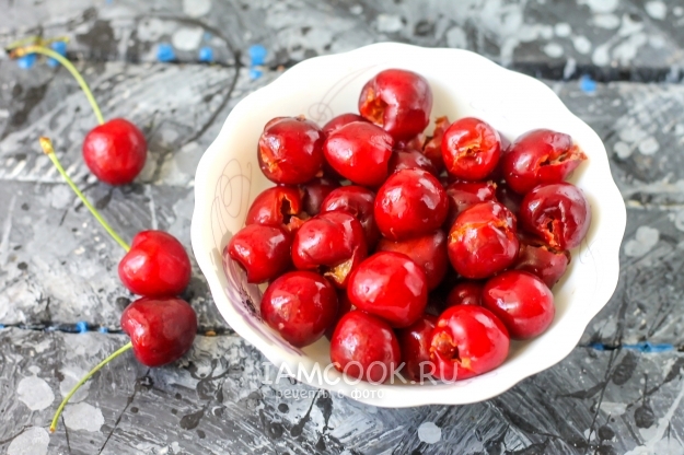 Удалить у черешни косточки