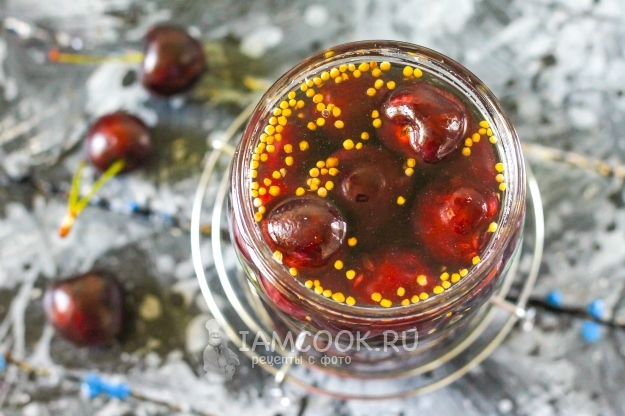 Залить черешню маринадом
