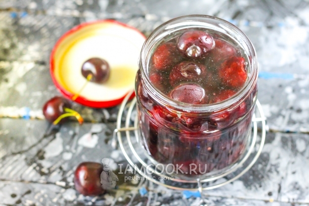 Залить черешню кипятком
