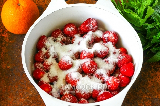 Всыпать сахар