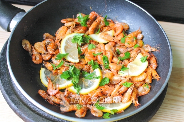 Добавить лимон и петрушку