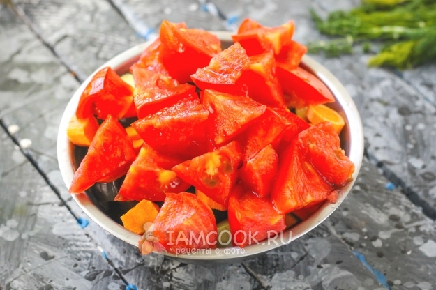 Порезать помидоры