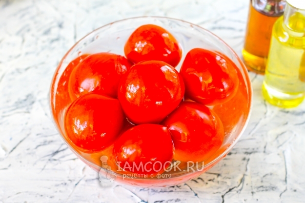 Залить помидоры кипятком