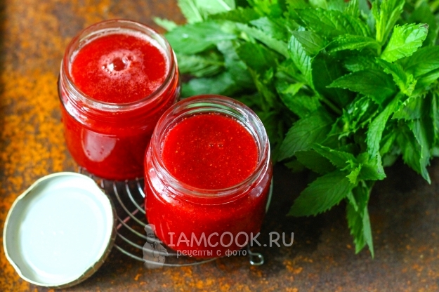 Разлить варенье по банкам