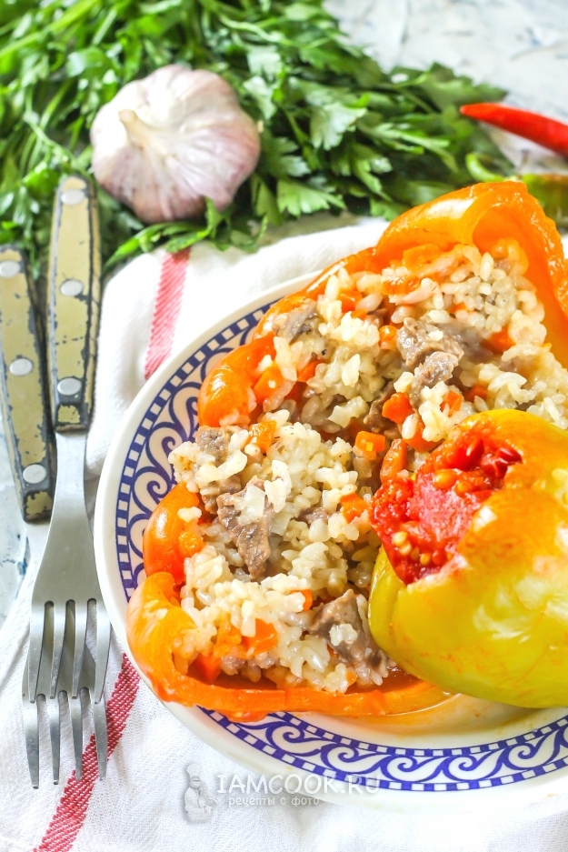 Рецепт фаршированных перцев в томатном соусе