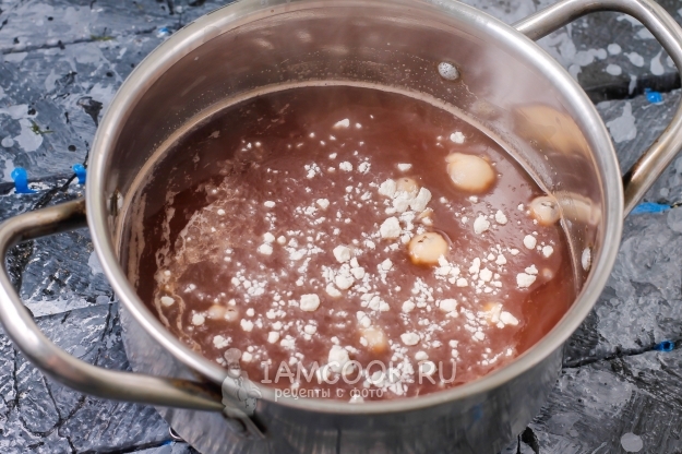 Всыпать к соку муку