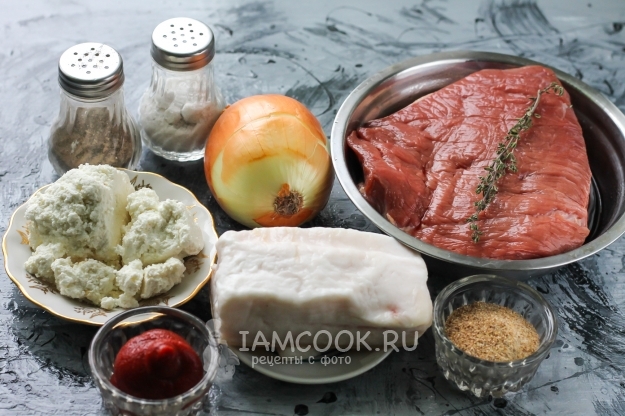 Ингредиенты для митболов из говядины в томатном соусе