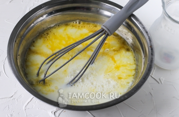 Влить молоко