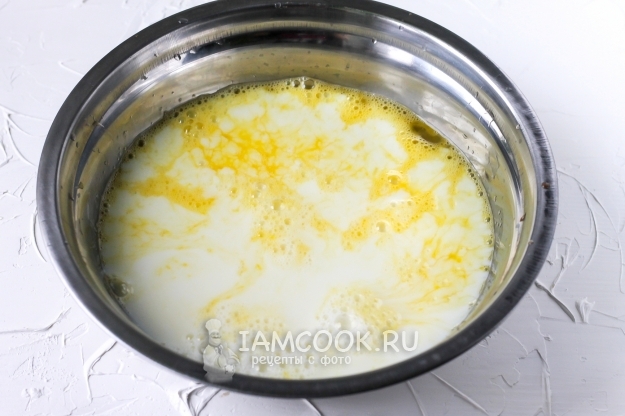 Влить молоко