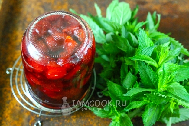 Фото варенья из клубники с апельсинами