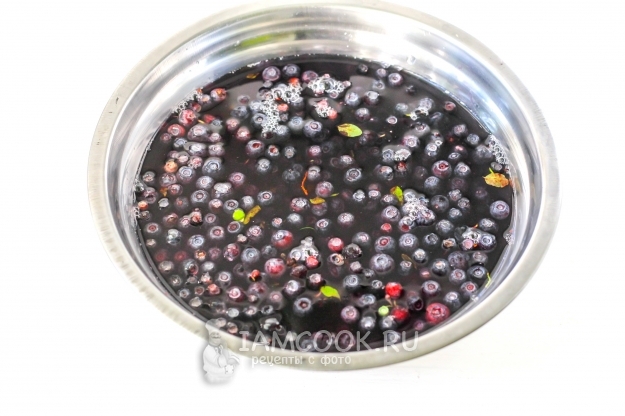 Помыть чернику