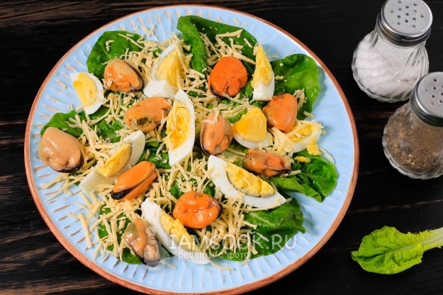 Положить мидии