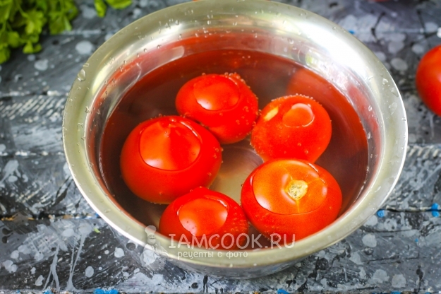 Помыть помидоры