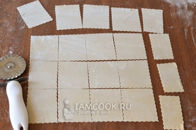 Порезать тесто на квадратики